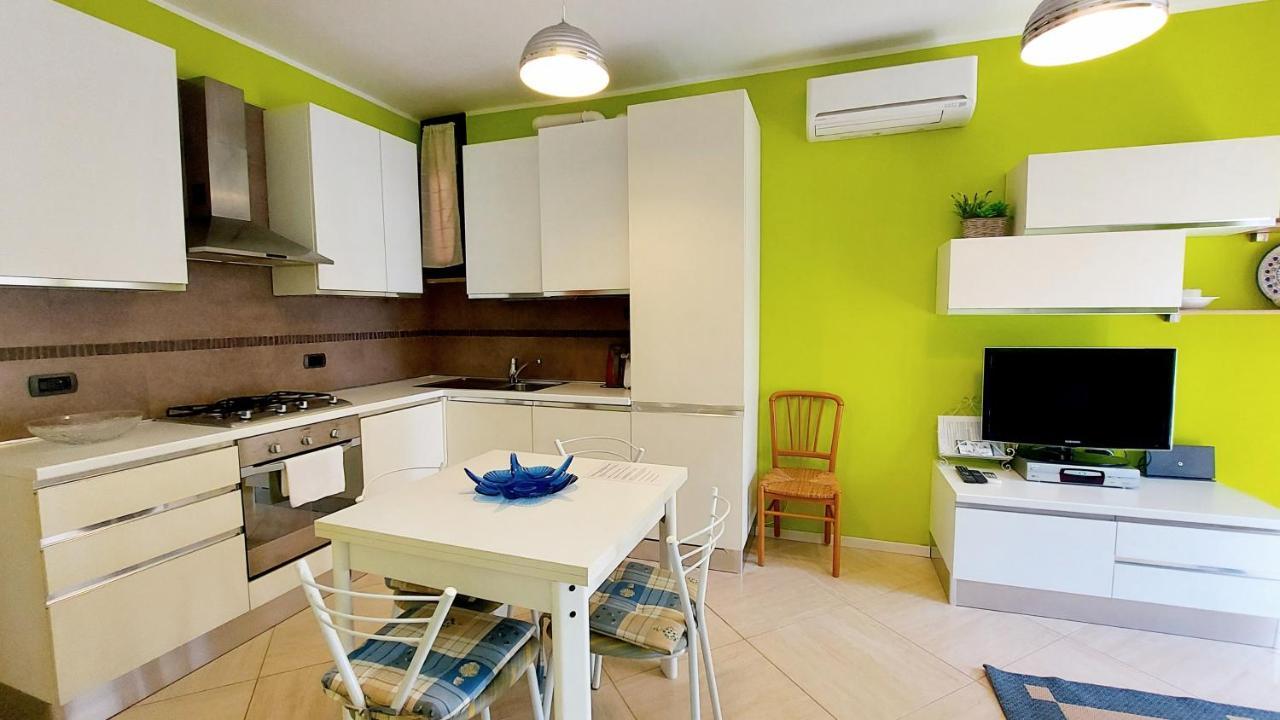 Colors Pool Apartment Bardolino Exterior foto